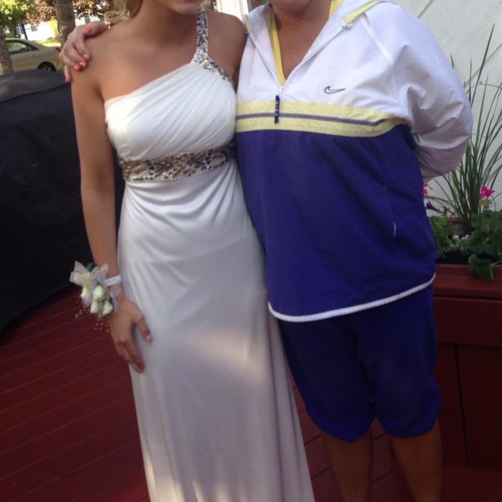 Prom dress - Picture 3 of 3